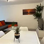 Modern 3 Bedroom House, Free Parking In Oxford