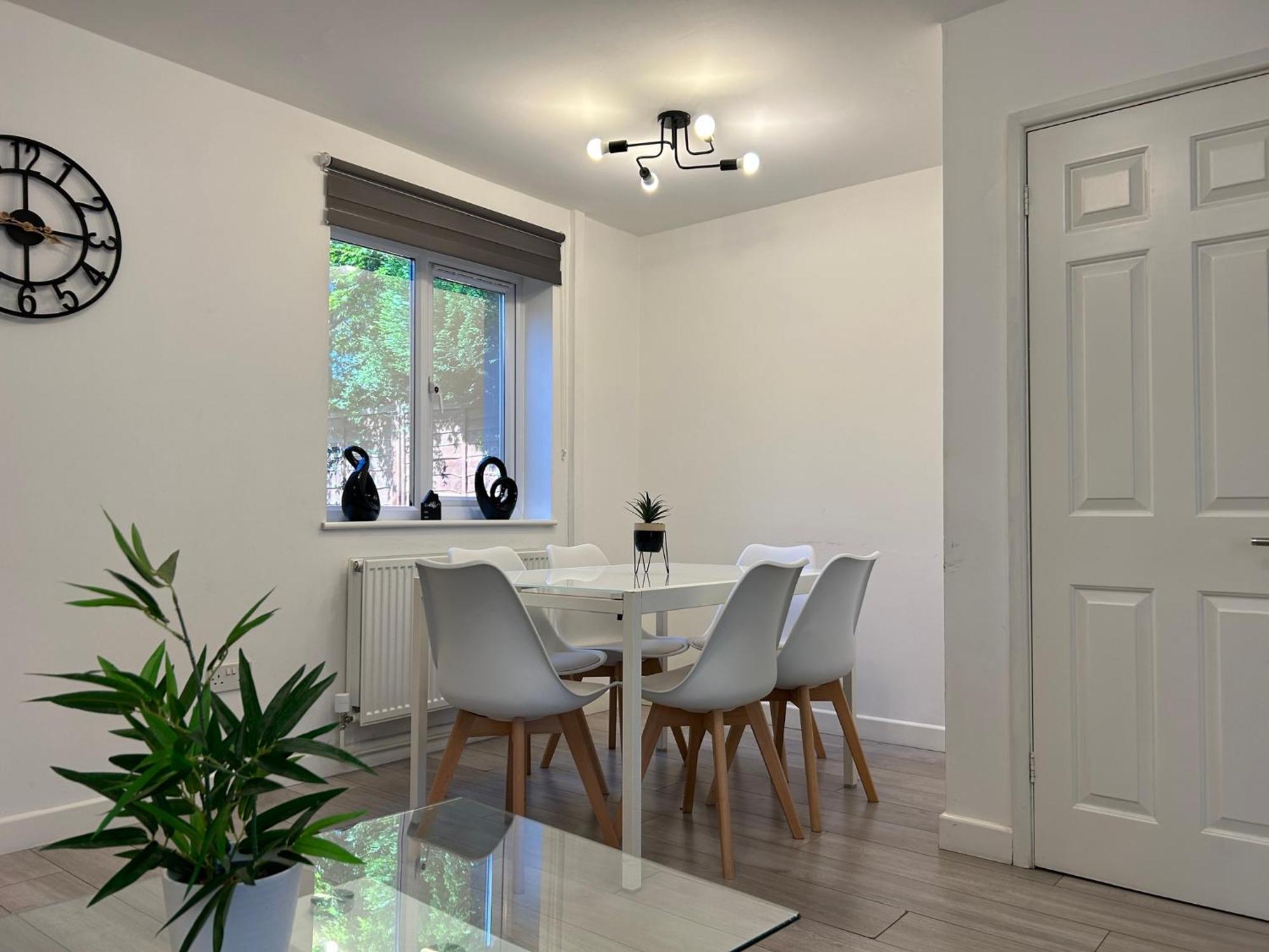 Casa de férias Modern 3 Bedroom House, Free Parking In Oxford *